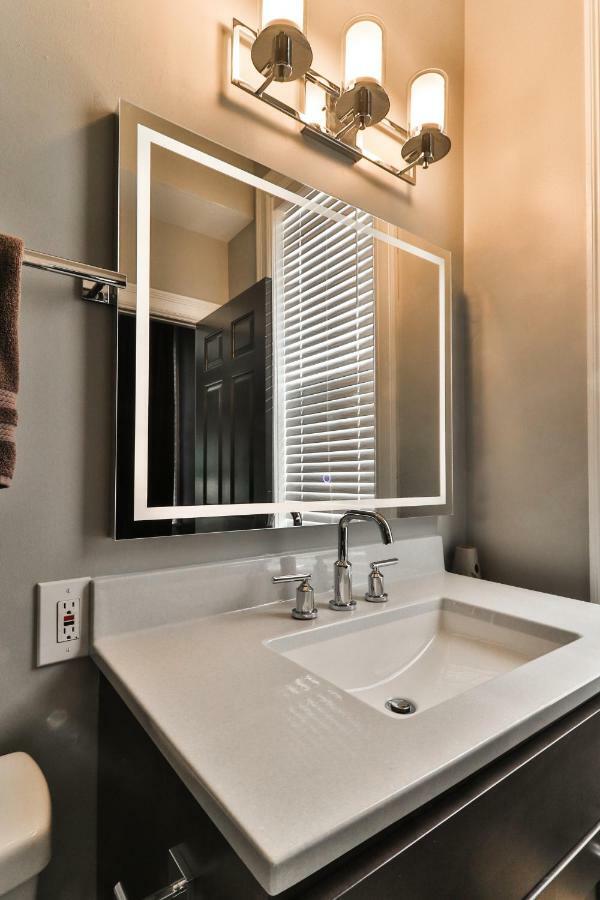 Luxury Apt W/ Spectrum Mood Lighting - Historic Cherokee Street Antique Row Maryland Heights Exterior photo